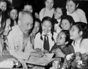 Bác Hồ - Một tình yêu bao la với đất nước, nhân dân