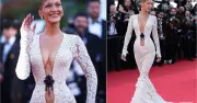 Bella Hadid gây tranh cãi với váy xuyên thấu táo bạo tại Cannes
