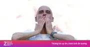 Bernardo Silva khiến Pep Guardiola 'đỏ mặt' với câu hỏi về meme ghế trống