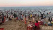 Biển Rạng Đà Nẵng: Mất an toàn, ô nhiễm vì quán ăn mọc tràn lan