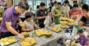 Buffet sầu riêng gây sốt tại TP.HCM, gần 3 tấn phục vụ thực khách