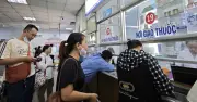 Có BHYT vẫn phải tự mua thuốc: Gánh nặng chi phí cho người bệnh