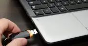Có cần rút USB an toàn trên Windows 10, 11? Sự thật bất ngờ