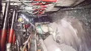 Cơ giới hóa và chăm lo đời sống: 'Chìa khóa' giữ chân thợ mỏ