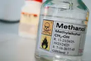 Cà Mau: Nghi ngộ độc methanol, 1 người tử vong, 2 người nguy kịch