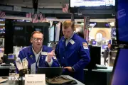 Cổ phiếu công nghệ bị chốt lời, Nasdaq giảm phiên thứ hai liên tiếp