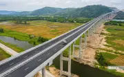 Cao tốc Chí Thạnh – Vân Phong sắp thông xe toàn tuyến, rút ngắn thời gian di chuyển