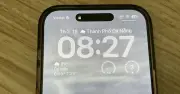 Cách tắt đường kẻ ngang dưới biểu tượng pin iPhone
