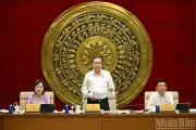 Chủ tịch Quốc hội yêu cầu đổi mới thẩm tra từ hồ sơ sang chính sách
