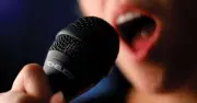 Chủ tịch xã lý giải đề nghị tạm dừng karaoke 'hát với nhau' để học sinh ôn thi