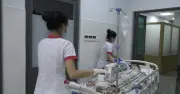 Chồng 3 lần ngừng tim, vợ bật khóc nói lời khẩn thiết với bác sĩ
