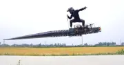 Chàng trai Trung Quốc chế tạo máy bay hình thanh kiếm khổng lồ, biến giấc mơ tiên hiệp thành hiện thực