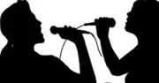Chính quyền xã đề nghị tạm dừng karaoke 'hát vội nhau' để học sinh ôn thi