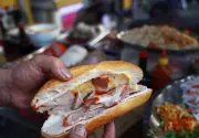 Công thức bí mật làm nên sức hấp dẫn kỳ lạ của bánh mì Việt Nam