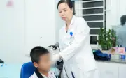 Cảnh báo nguy cơ viêm tai giữa ở trẻ khi đi bơi mùa hè
