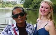 Cặp đôi chênh lệch ngoại hình Karna và Polly gây tò mò về hôn nhân