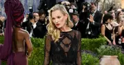 Dàn sao Anh tỏa sáng tại Met Gala 2025 với phong cách táo bạo