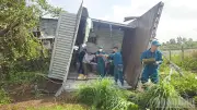 Dông lốc gây thiệt hại nặng tại Đồng Tháp, gần 50 căn nhà bị ảnh hưởng