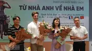 Du ký 'Từ nhà anh về nhà em' của cặp đôi Pháp-Việt gây xúc động tại TP.HCM