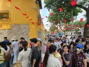 Du khách tham quan di tích Hà Nội tăng mạnh dịp lễ 30/4-1/5