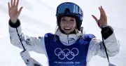 Eileen Gu giành thêm 3 huy chương Olympic, tuyên bố 'yêu lại từ đầu' môn trượt tuyết