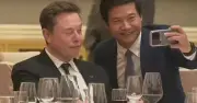 Elon Musk gây sốt với biểu cảm 'khó đỡ' và khoảnh khắc đời thường tại Trung Quốc