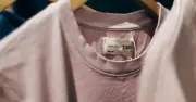 Everlane bán mình cho Shein: Cú sốc thời trang bền vững