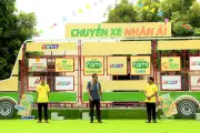 Fami nối tiếp hành trình 'Chuyến xe nhân ái' lan tỏa yêu thương đến miền Tây