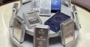 Giá bạc lao dốc hơn 14%, nhà đầu tư ồ ạt chốt lời