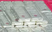 Giá bạc trong nước lao dốc, giảm tới hơn 2,3 triệu đồng/kg