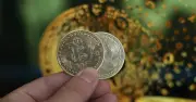 Giá Bitcoin hôm nay giảm 0,58%, Ethereum mất mốc 2.100 USD