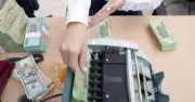 Giá USD trong ngân hàng đứng yên suốt tuần nghỉ lễ, euro và bảng Anh tăng
