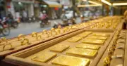 Giá vàng lao dốc: Người mua đỉnh lỗ nặng hàng chục triệu mỗi lượng