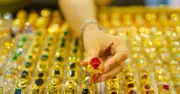 Giá vàng thế giới lao dốc gần 100 USD trong đêm, rơi về sát 4.500 USD