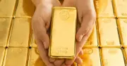 Giá vàng thế giới sắp mạnh lùi về sát 4.500 USD/ounce