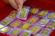 Giá vàng trong nước đi ngang, giao dịch ở ngưỡng 165 triệu đồng mỗi lượng