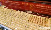 Giá vàng trong nước đảo chiều giảm, vàng thế giới sụt giảm