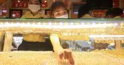 Giá vàng trong nước tăng mạnh, SJC vượt 167 triệu đồng mỗi lượng