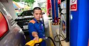 Giá xăng dầu hôm nay 24/5: Thế giới giảm mạnh, trong nước ra sao?