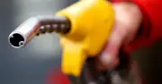 Giá xăng dầu thế giới giảm mạnh trong tuần, dự báo giảm tiếp