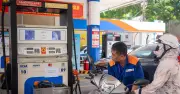 Giá xăng E10 rẻ hơn xăng khoáng RON95 bao nhiêu?