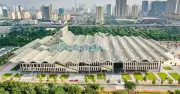 Gần 5.000 công nhân xây dựng thần tốc trung tâm hội nghị 60.000 m2