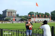 Hà Nội: Người dân nô nức check-in tại Quảng trường Ba Đình