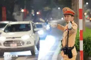 Hà Nội phân luồng giao thông phục vụ thi công hệ thống chiếu sáng