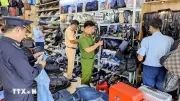 Hà Nội thu giữ gần 2000 sản phẩm thời trang nghi giả nhãn hiệu nổi tiếng