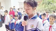 Học sinh tiểu học Quảng Khê dâng hương, báo công tại nhà thờ Anh hùng liệt sĩ Vũ Phi Trừ