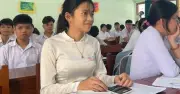 Học sinh xã đảo Nhơn Châu vượt biển tìm con chữ, được hỗ trợ kịp thời