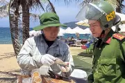 Hết giá quẹo kèm 100.000 đồng, người đàn ông ở Nha Trang bị phạt gần 3,5 triệu