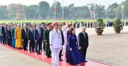 Đại biểu MTTQ Việt Nam vào Lăng viếng Chủ tịch Hồ Chí Minh