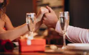 Đòi bạn gái hoàn tiền hẹn hò vì ăn quá khỏe, thanh niên bị mỉa mai 'không nên lấy vợ'